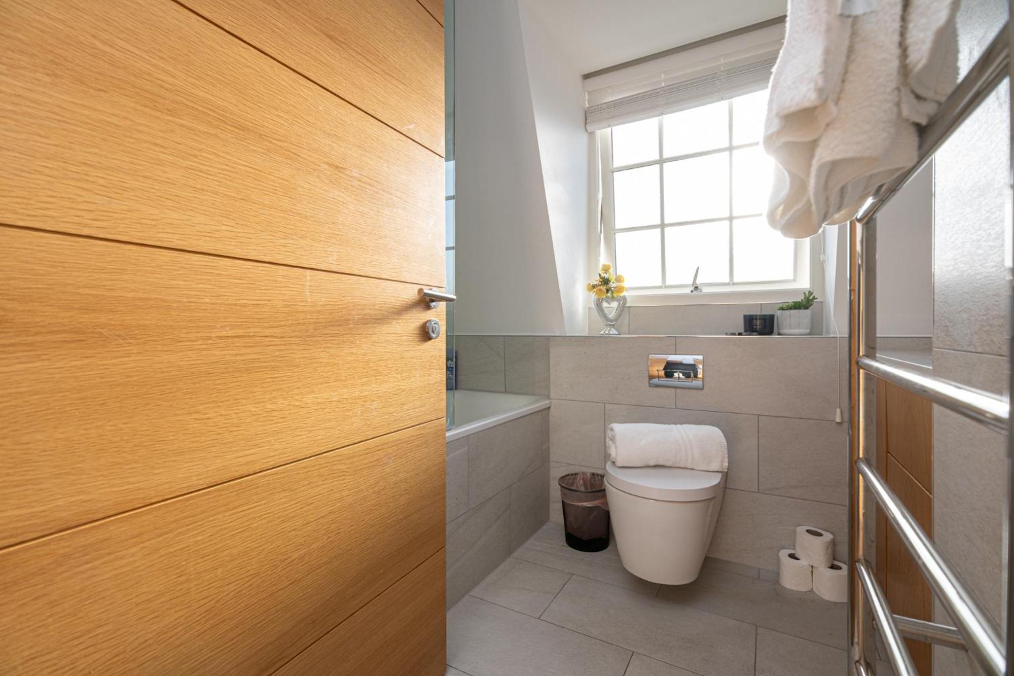 Stunning 1-Bedroom Penthouse In Marble Arch 72 London Exterior photo
