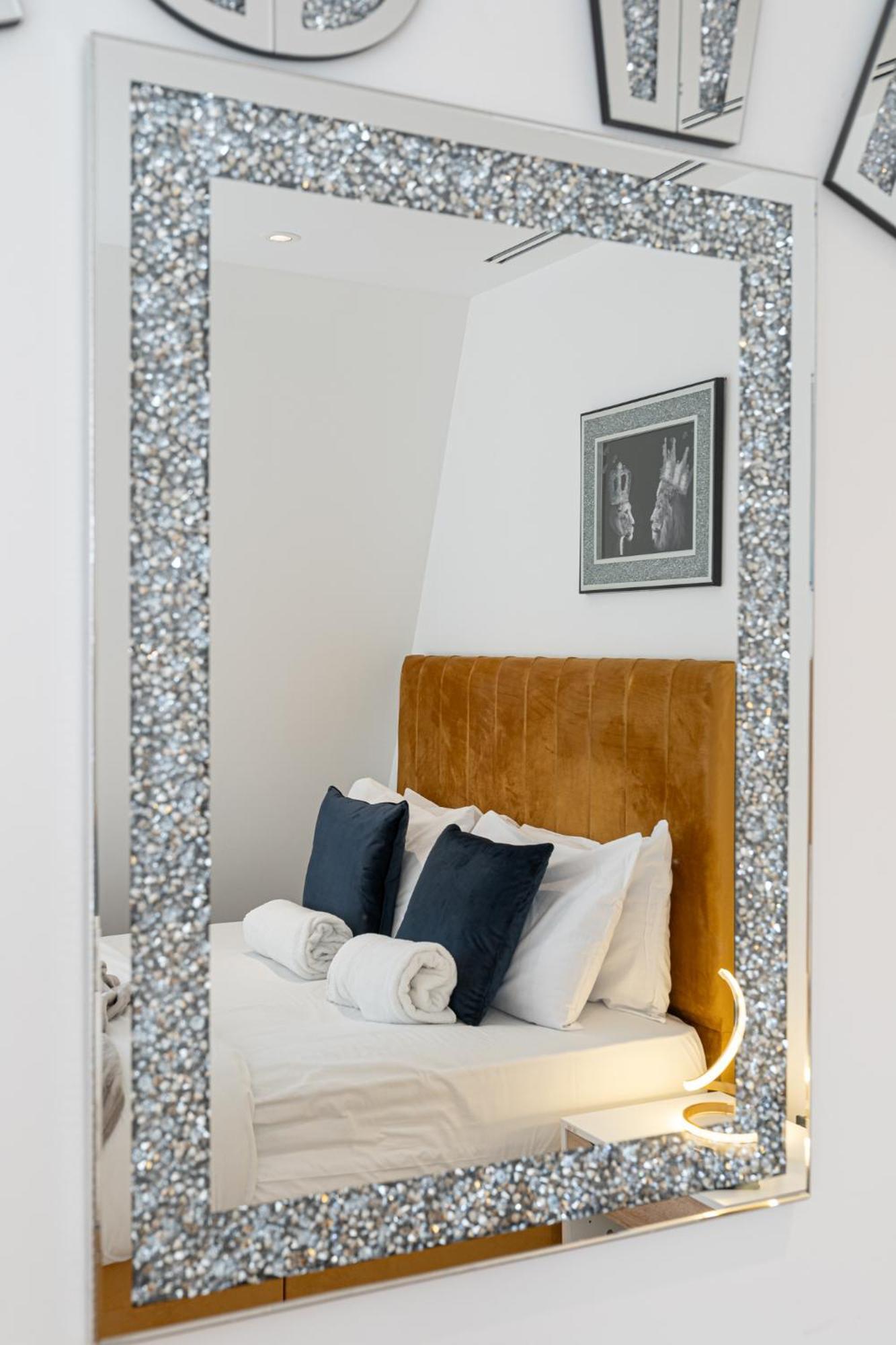 Stunning 1-Bedroom Penthouse In Marble Arch 72 London Exterior photo