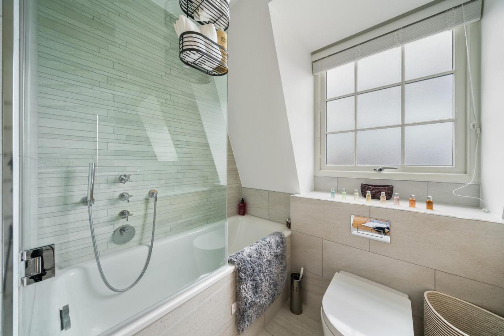Stunning 1-Bedroom Penthouse In Marble Arch 72 London Exterior photo