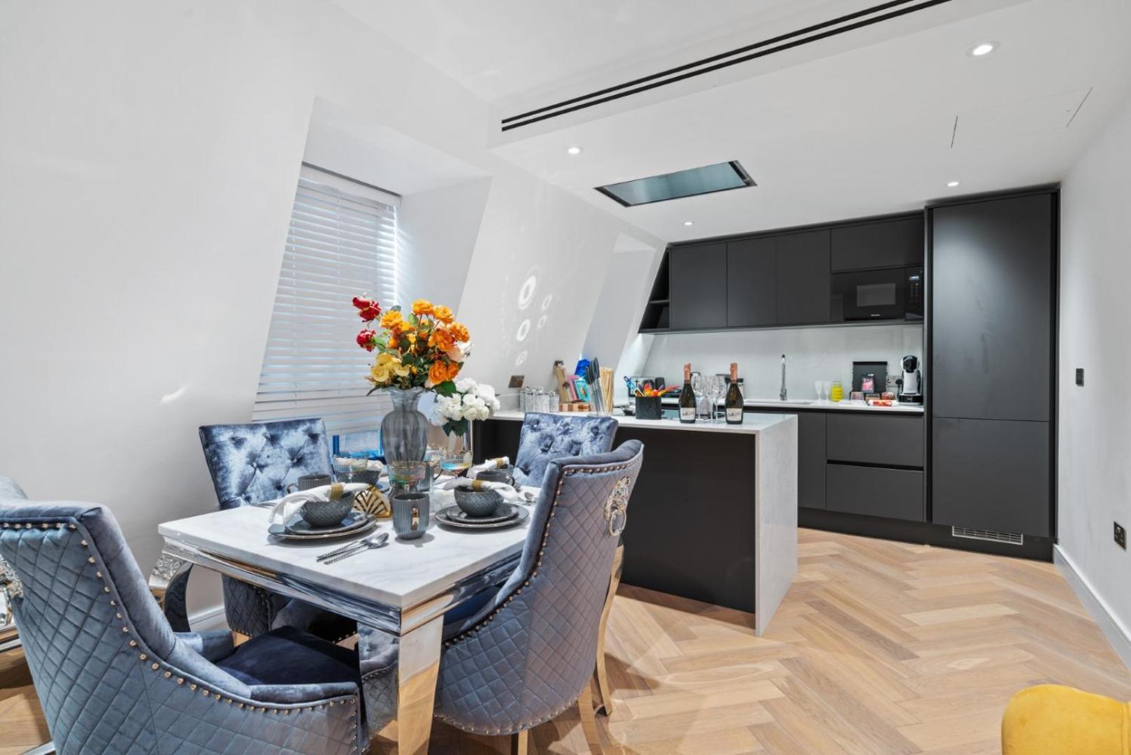 Stunning 1-Bedroom Penthouse In Marble Arch 72 London Exterior photo